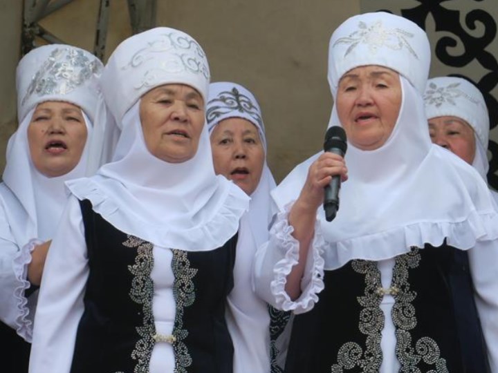 KAZAKİSTAN'DA 80'LİK NİNELER KOROSU                                                                                                                                                                                                                                                                                                                                                                                                                                                                                 